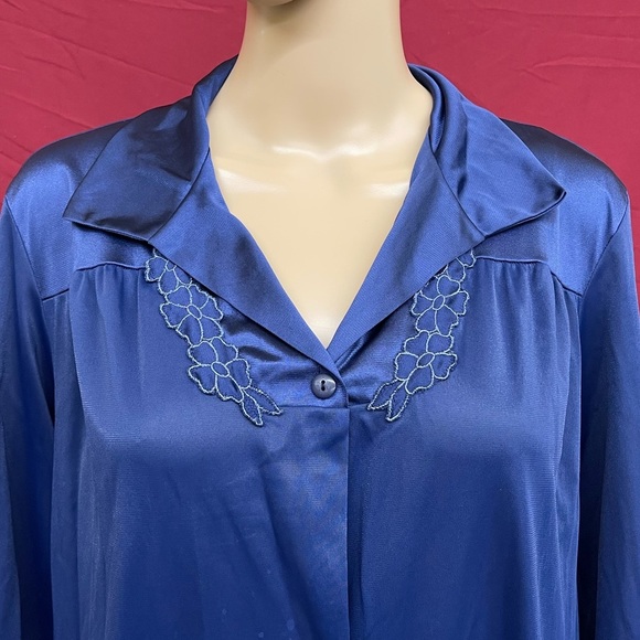 Vintage 1970’s Vanity Fair Navy applique house coat robe with pocket size medium - Picture 4 of 10